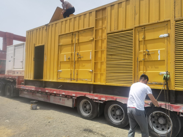 浈江除了负载情况和发动机维护，还有哪些因素会影响 200kw 柴油发电机的油耗？