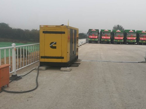 浈江电力系统的稳定性和设备兼容性如何影响发电机组的频率规格？