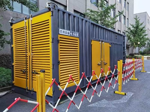 浈江如何使用转速表检查发动机的转速？