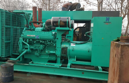 浈江发电机组如何判断水冷式机油散热器内部是否需要清洗？